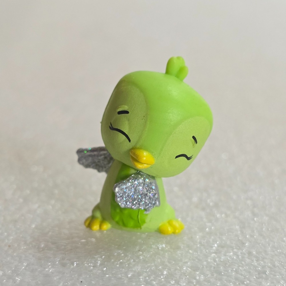 Hatchimals CollEGGtibles Green Pengula Penguin Silver Glitter Wings figure 1"